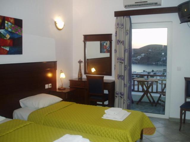 Rita'S Place Hotel Chora  Room photo